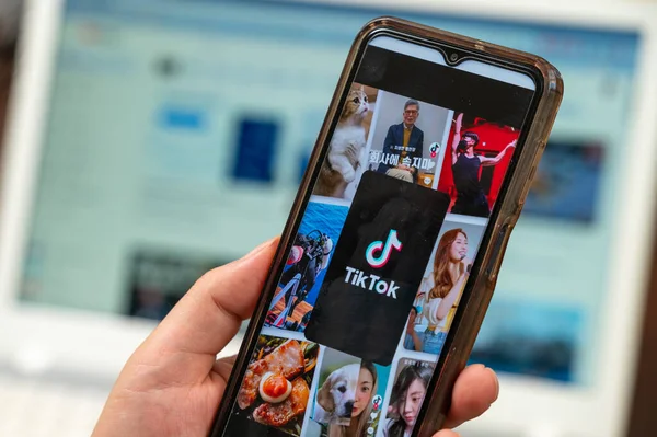 Marketing de Contenidos en Español para Empresas en USA 2026 publicidad en tik tok